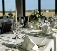 Hotelcamp Reinsehlen | Schneverdingen | Festliche Tafel im Restaurant WeitBlick